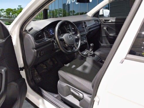 40543ad341c7ad9b85737cf1254c2d0f-8805 Volkswagen T-roc Edition 2.0 Tdi 85kw (115cv) - 7