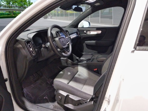 40543ad341c7ad9b85737cf1254c2d0f-8868 Volvo Xc40 2.0 B4 G Core Auto - 7