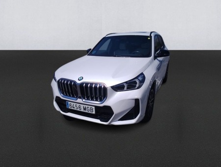 40543ad341c7ad9b85737cf1254c2d0f-833 BMW X1 sDrive18i