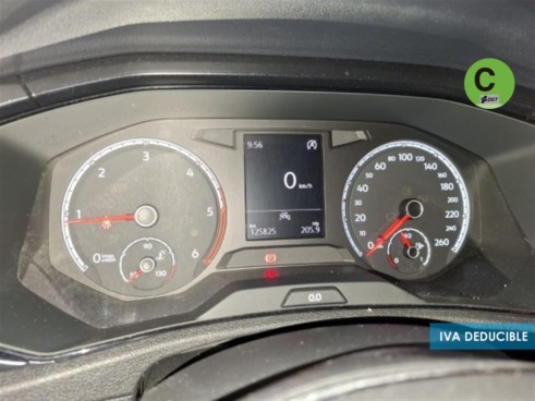 40543ad341c7ad9b85737cf1254c2d0f-4579 Volkswagen T-Roc Edition 2.0 TDI 85 kW (115 CV) - 6