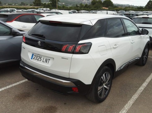 40543ad341c7ad9b85737cf1254c2d0f-3152 Peugeot 3008 225 E-eat8 Allure - 6