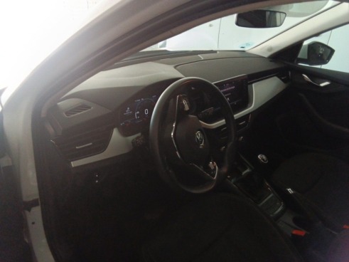 40543ad341c7ad9b85737cf1254c2d0f-147 Skoda Kamiq 1.0 Tsi 70kw (95cv) Emotion - 7