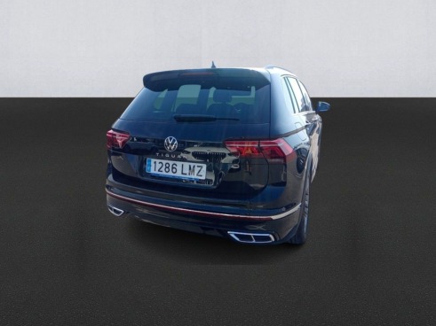 40543ad341c7ad9b85737cf1254c2d0f-827 Volkswagen Tiguan R-line 2.0 Tdi 110kw (150cv) Dsg - 4