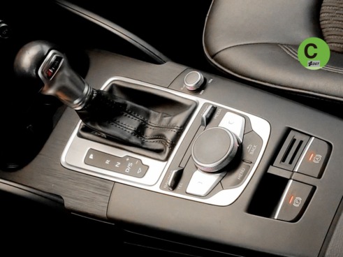 40543ad341c7ad9b85737cf1254c2d0f-929 Audi A3 design 30 TDI 85 kW (116 CV) S tronic - 17