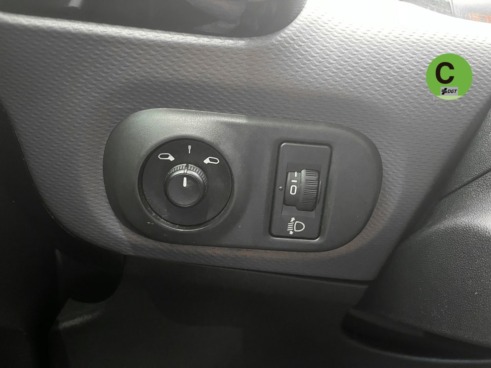 40543ad341c7ad9b85737cf1254c2d0f-292 Citroën C4 Cactus BlueHDi 100 Feel 73 kW (100 CV) - 28