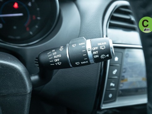 40543ad341c7ad9b85737cf1254c2d0f-421 Jaguar F-Pace 2.0L i4D Prestige AWD Auto 132 kW (180 CV) - 23