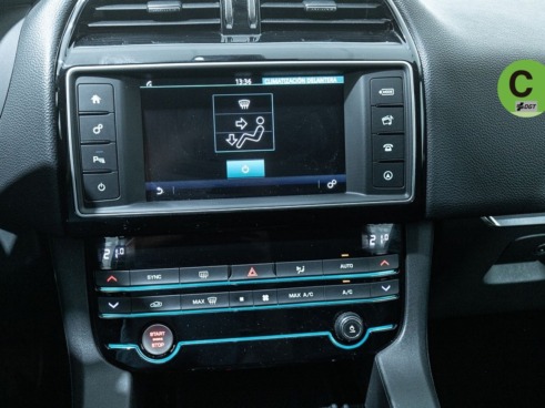 40543ad341c7ad9b85737cf1254c2d0f-425 Jaguar F-Pace 2.0L i4D Prestige AWD Auto 132 kW (180 CV) - 27