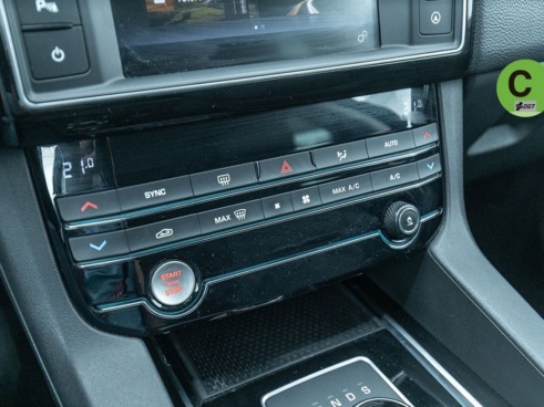 40543ad341c7ad9b85737cf1254c2d0f-427 Jaguar F-Pace 2.0L i4D Prestige AWD Auto 132 kW (180 CV) - 29