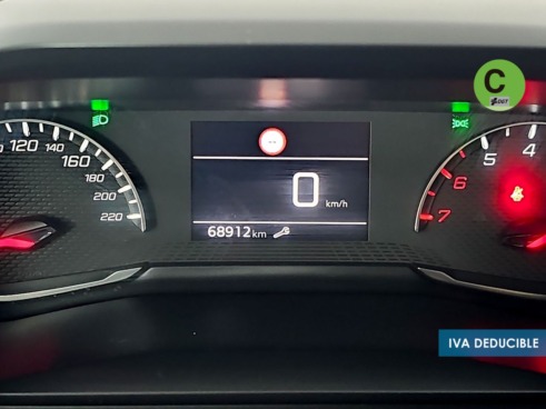 40543ad341c7ad9b85737cf1254c2d0f-1402 Peugeot 208 PureTech 100 Allure 75 kW (100 CV) - 16