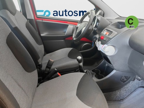 40543ad341c7ad9b85737cf1254c2d0f-470 Toyota Aygo 70 City 50 kW (68 CV) - 6