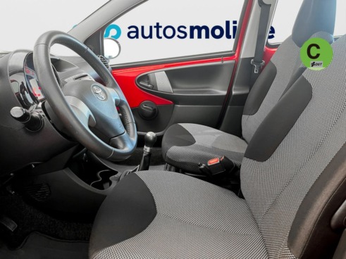 40543ad341c7ad9b85737cf1254c2d0f-473 Toyota Aygo 70 City 50 kW (68 CV) - 9