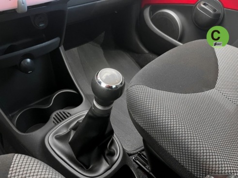40543ad341c7ad9b85737cf1254c2d0f-489 Toyota Aygo 70 City 50 kW (68 CV) - 21