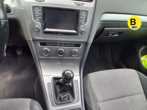 40543ad341c7ad9b85737cf1254c2d0f-4940 Volkswagen Golf Advance 1.6 TDI DPF BMT 77 kW (105 CV) - 6