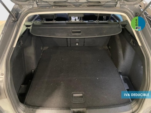 40543ad341c7ad9b85737cf1254c2d0f-4956 Volkswagen Golf Life 1.0 eTSI 81 kW (110 CV) DSG - 15