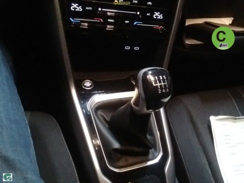 40543ad341c7ad9b85737cf1254c2d0f-5913 Volkswagen T-Roc Dark 1.0 TSI 81 kW (110 CV) - 6