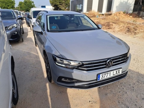 40543ad341c7ad9b85737cf1254c2d0f-6273 Volkswagen Passat Variant Executive 2.0 Tdi 110kw Dsg - 3