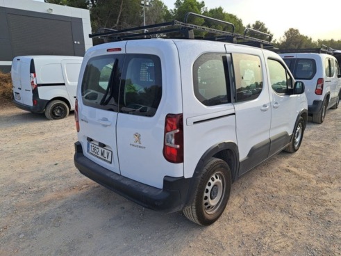 40543ad341c7ad9b85737cf1254c2d0f-7050 Peugeot Rifter Active Pack Business Std. Bluehdi 100 - 4