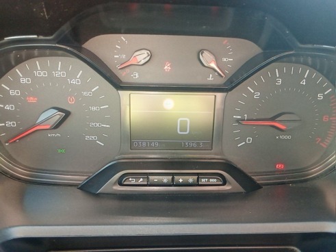 40543ad341c7ad9b85737cf1254c2d0f-7086 Peugeot Rifter Active Pack Business Std. Bluehdi 100 - 8