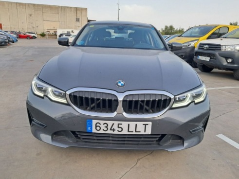40543ad341c7ad9b85737cf1254c2d0f-3960 Bmw Series 3 318d Auto. - 2