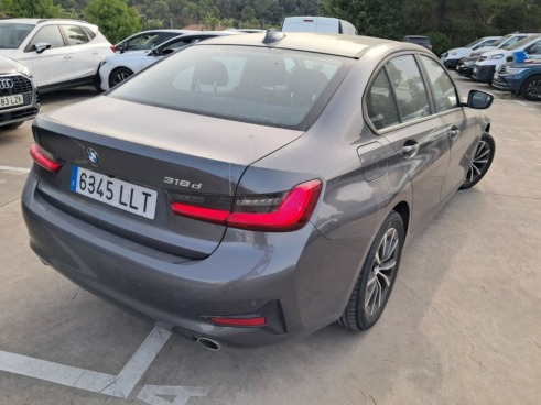 40543ad341c7ad9b85737cf1254c2d0f-4016 Bmw Series 3 318d Auto. - 4