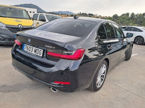 40543ad341c7ad9b85737cf1254c2d0f-7468 Bmw Series 3 320d Auto. - 4