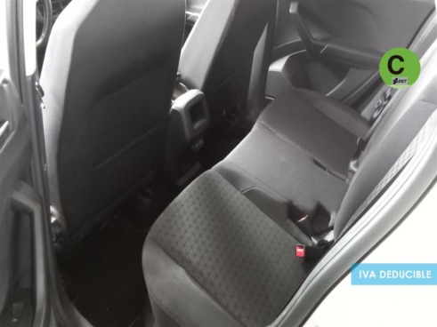 40543ad341c7ad9b85737cf1254c2d0f-7755 Volkswagen T-Cross Advance 1.0 TSI 70 kW (95 CV) - 8