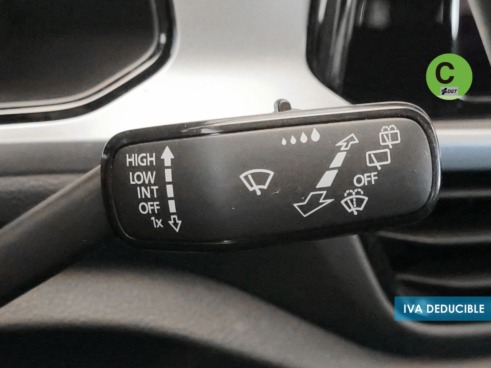 40543ad341c7ad9b85737cf1254c2d0f-1038 Volkswagen T-Roc Dark 1.0 TSI 81 kW (110 CV) - 24
