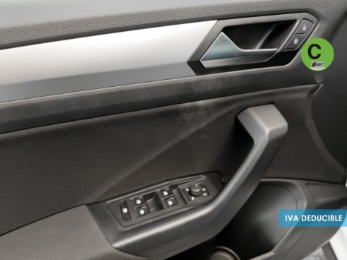 40543ad341c7ad9b85737cf1254c2d0f-1099 Volkswagen T-Roc Dark 1.0 TSI 81 kW (110 CV) - 28