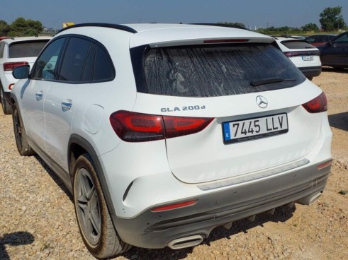 40543ad341c7ad9b85737cf1254c2d0f-969 Mercedes Gla 200 D - 2