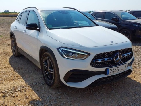 40543ad341c7ad9b85737cf1254c2d0f-971 Mercedes Gla 200 D - 4