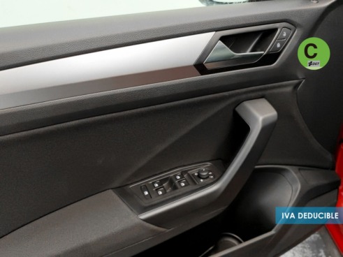 40543ad341c7ad9b85737cf1254c2d0f-4608 Volkswagen T-Roc Dark 1.0 TSI 81 kW (110 CV) - 28