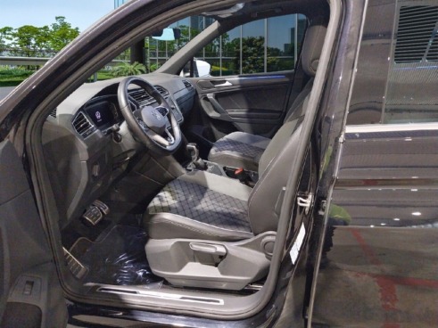 40543ad341c7ad9b85737cf1254c2d0f-2617 Volkswagen Tiguan R-line 2.0 Tdi 110kw (150cv) Dsg - 7