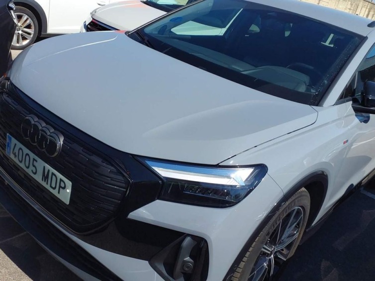Audi Q4 Black Line Edition 40 E-tron 150kw 82kwh Audi Q4 Black Line Edition 40 E-tron 150kw 82kwh