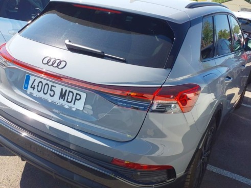 40543ad341c7ad9b85737cf1254c2d0f-864 Audi Q4 Black Line Edition 40 E-tron 150kw 82kwh - 3