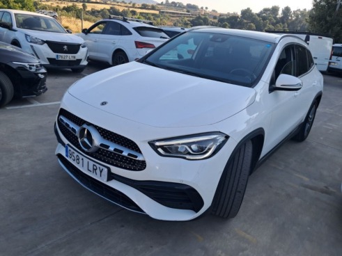 40543ad341c7ad9b85737cf1254c2d0f-381 Mercedes Gla 200 D - 1
