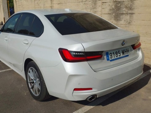 40543ad341c7ad9b85737cf1254c2d0f-2916 Bmw Series 3 320i Auto. - 2