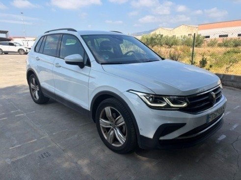 40543ad341c7ad9b85737cf1254c2d0f-3471 Volkswagen Tiguan Life 2.0 Tdi 110kw (150cv) - 3