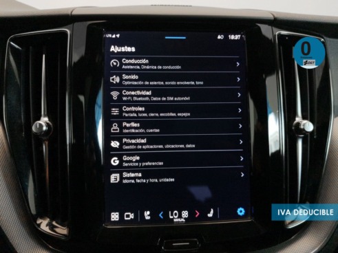 40543ad341c7ad9b85737cf1254c2d0f-268 Volvo XC60 T6 Recharge R-Design AWD Auto 250 kW (340 CV) - 29