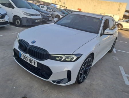 40543ad341c7ad9b85737cf1254c2d0f-1809 BMW Serie 3 330e xDrive Touring