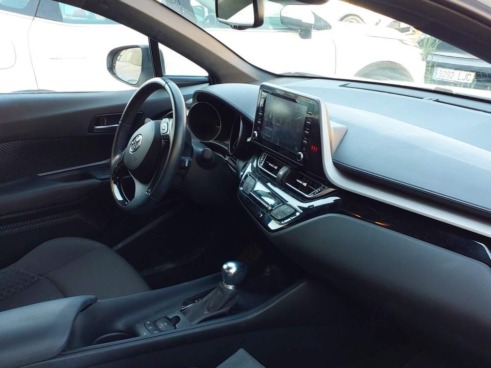 40543ad341c7ad9b85737cf1254c2d0f-4413 Toyota C-hr 1.8 125h Active - 5