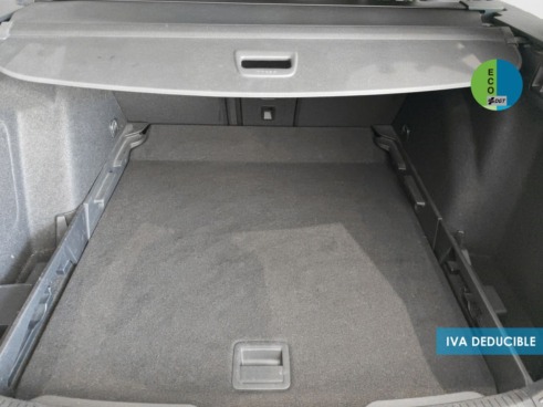 40543ad341c7ad9b85737cf1254c2d0f-252 Volkswagen Golf Life 1.0 eTSI 81 kW (110 CV) DSG - 12