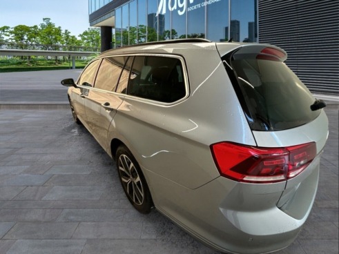 40543ad341c7ad9b85737cf1254c2d0f-3373 Volkswagen Passat Variant Executive 2.0 Tdi 110kw (150cv) - 6