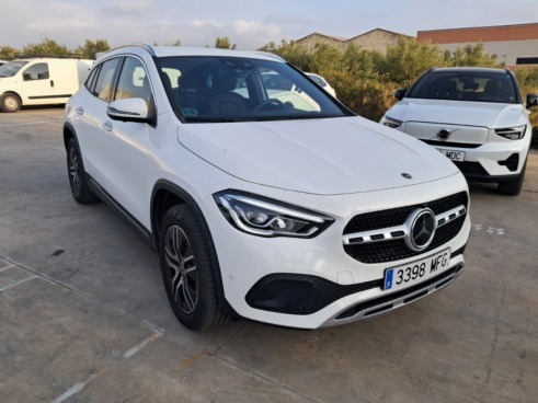 40543ad341c7ad9b85737cf1254c2d0f-4978 Mercedes Gla 200 D - 3