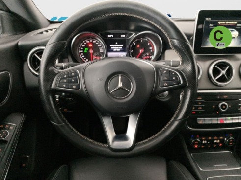 40543ad341c7ad9b85737cf1254c2d0f-565 Mercedes CLA 220 d 130 kW (177 CV) - 18