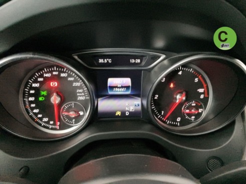 40543ad341c7ad9b85737cf1254c2d0f-572 Mercedes CLA 220 d 130 kW (177 CV) - 24
