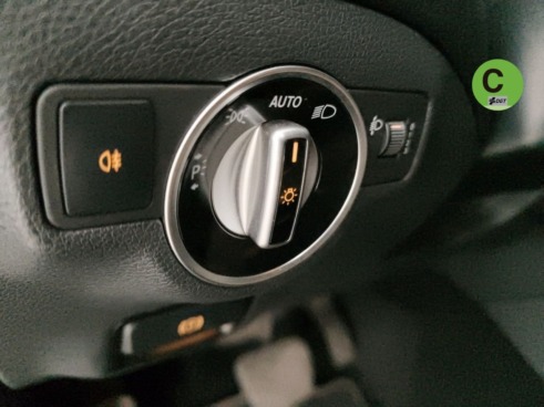 40543ad341c7ad9b85737cf1254c2d0f-573 Mercedes CLA 220 d 130 kW (177 CV) - 25