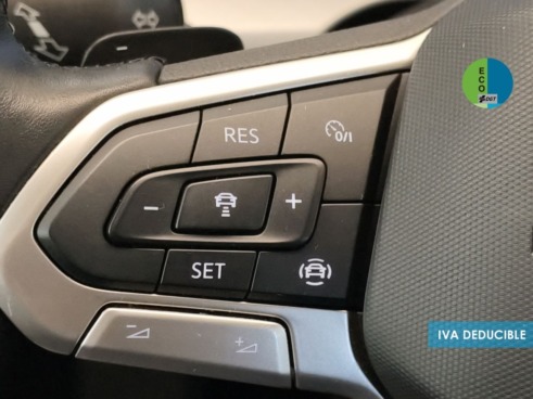 40543ad341c7ad9b85737cf1254c2d0f-7369 Volkswagen Golf Life 1.0 eTSI 81 kW (110 CV) DSG - 22