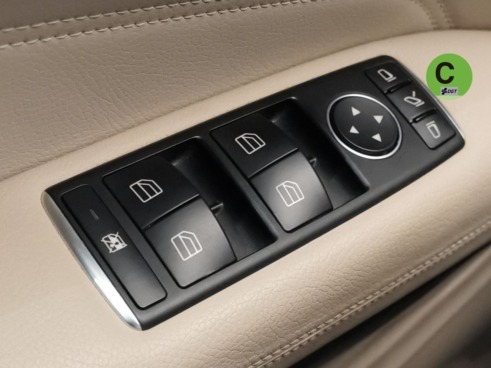 40543ad341c7ad9b85737cf1254c2d0f-442 Mercedes Clase E E 200 Cabrio 135 kW (184 CV) - 29