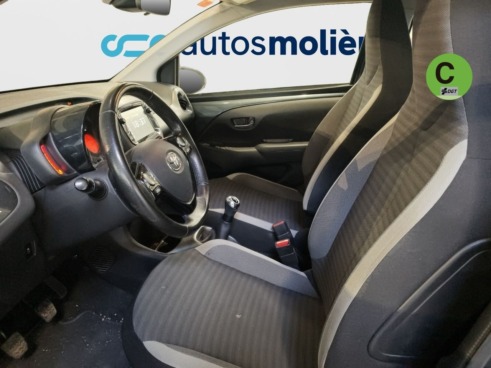 40543ad341c7ad9b85737cf1254c2d0f-2603 Toyota Aygo 1.0 70 x-cite 53 kW (72 CV) - 9