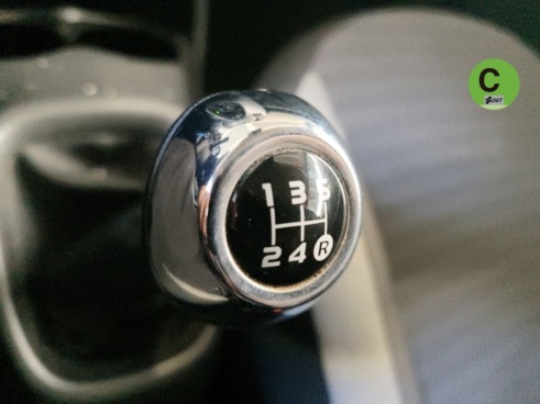 40543ad341c7ad9b85737cf1254c2d0f-2984 Toyota Aygo 1.0 70 x-cite 53 kW (72 CV) - 17